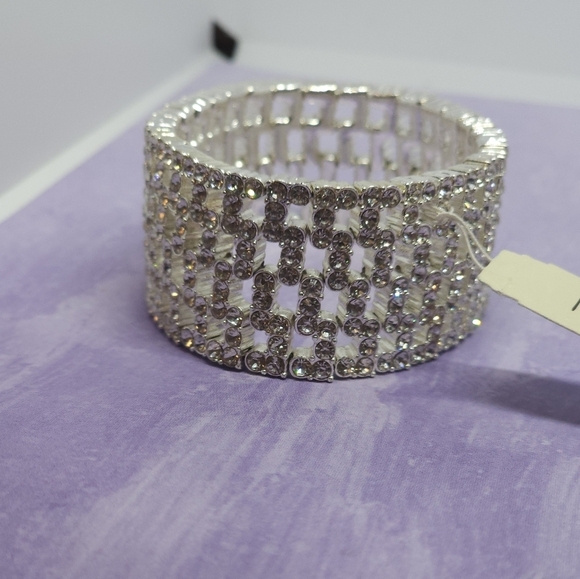 NWT Vintage Monet Silver Tone Crystal Rhinestone Chunky Stretch Bracelet - Picture 1 of 8